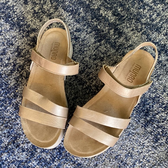 Munro champaign walking sandals